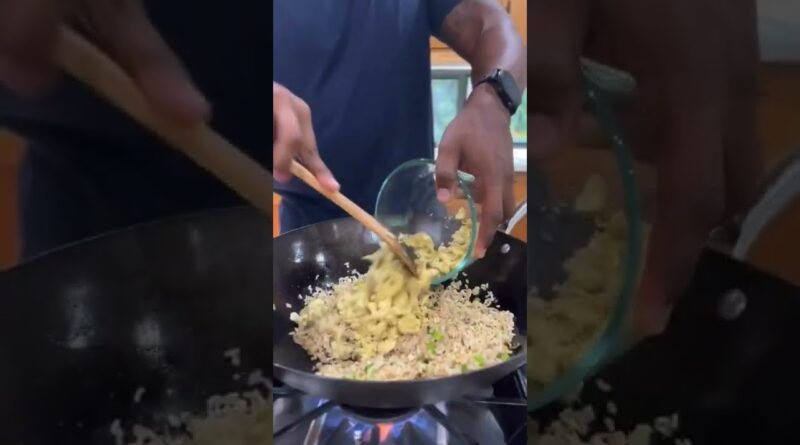 Salmon Fried Rice #salmon #friedrice #rice #fish #fishrecipe #recipe #food #foodie #cooking
