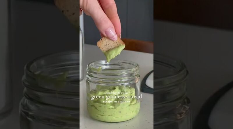 Healthy and Easy Green Goddess dip or spread | @life_with_kaitlin